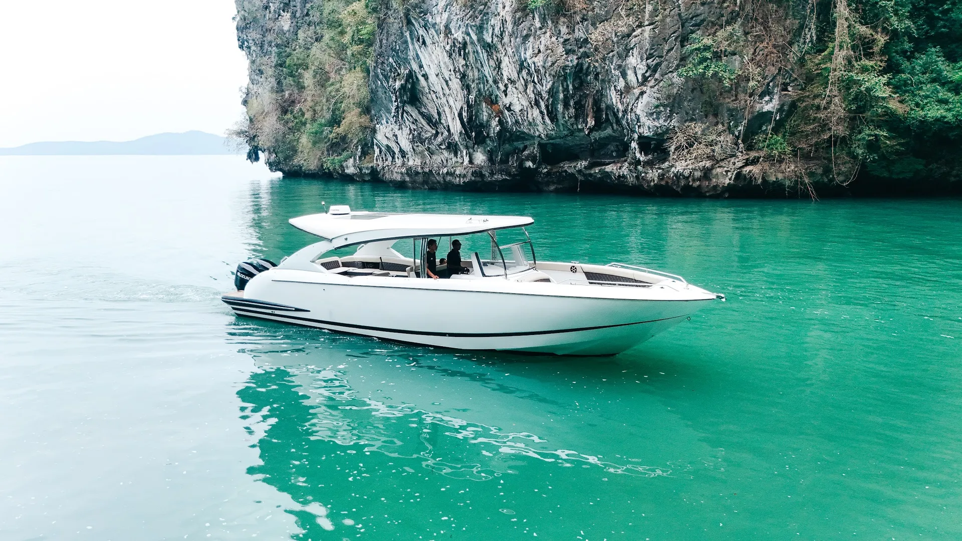 42ft Ocean Pearl Sport Cruiser 3
